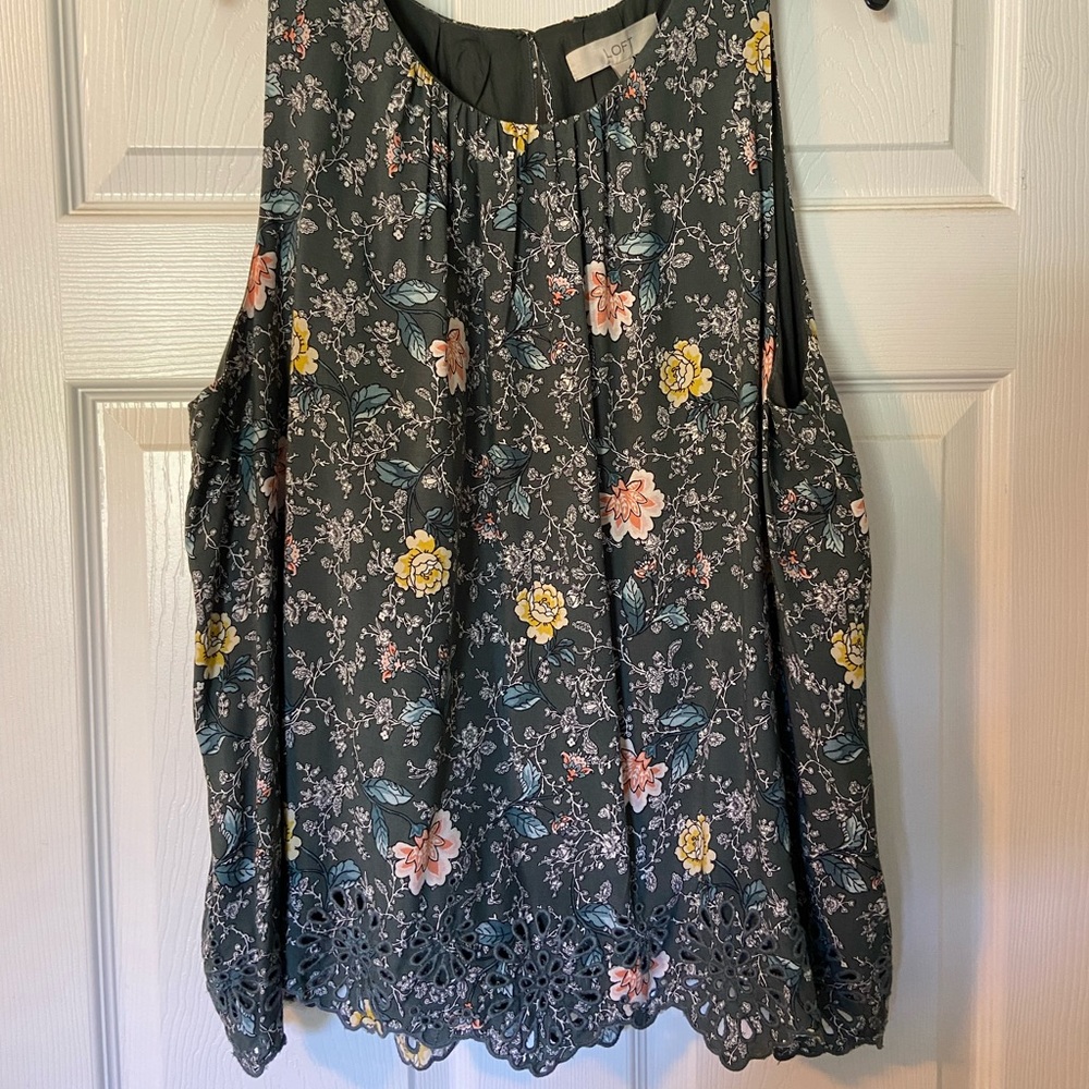 Sleeveless blouse